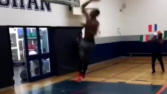 NBA球星训练中的扣篮有多炸裂！！😱
